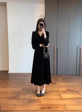 法式优雅 丝绒光泽感微弹力V领高腰黑色长款连衣裙2024秋F121213
