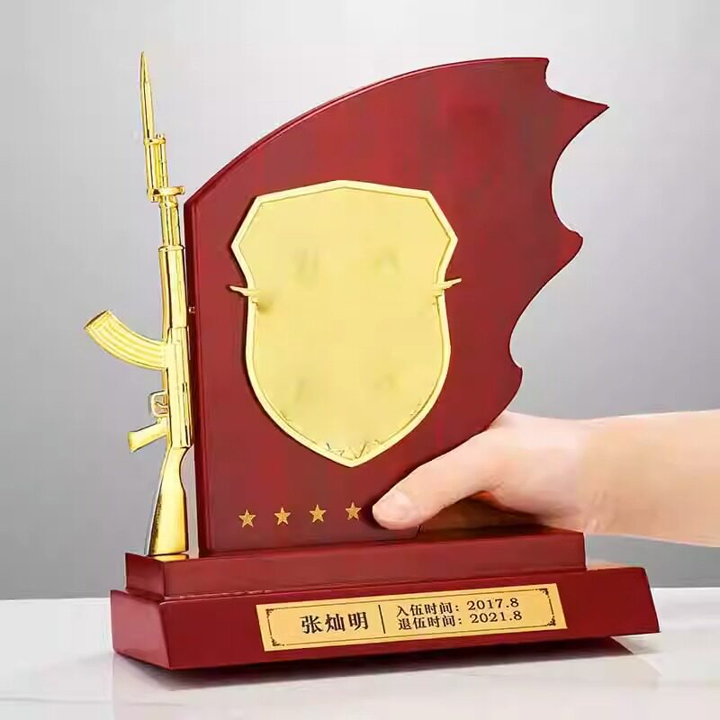 退伍军人纪念品定制老兵退役留念礼物送战友兄弟旗帜摆件定做