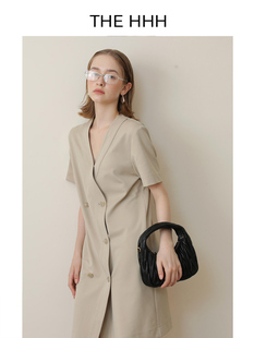 立体剪裁小收腰连衣裙 裸色双排扣短袖 3HLADY 时髦都市风