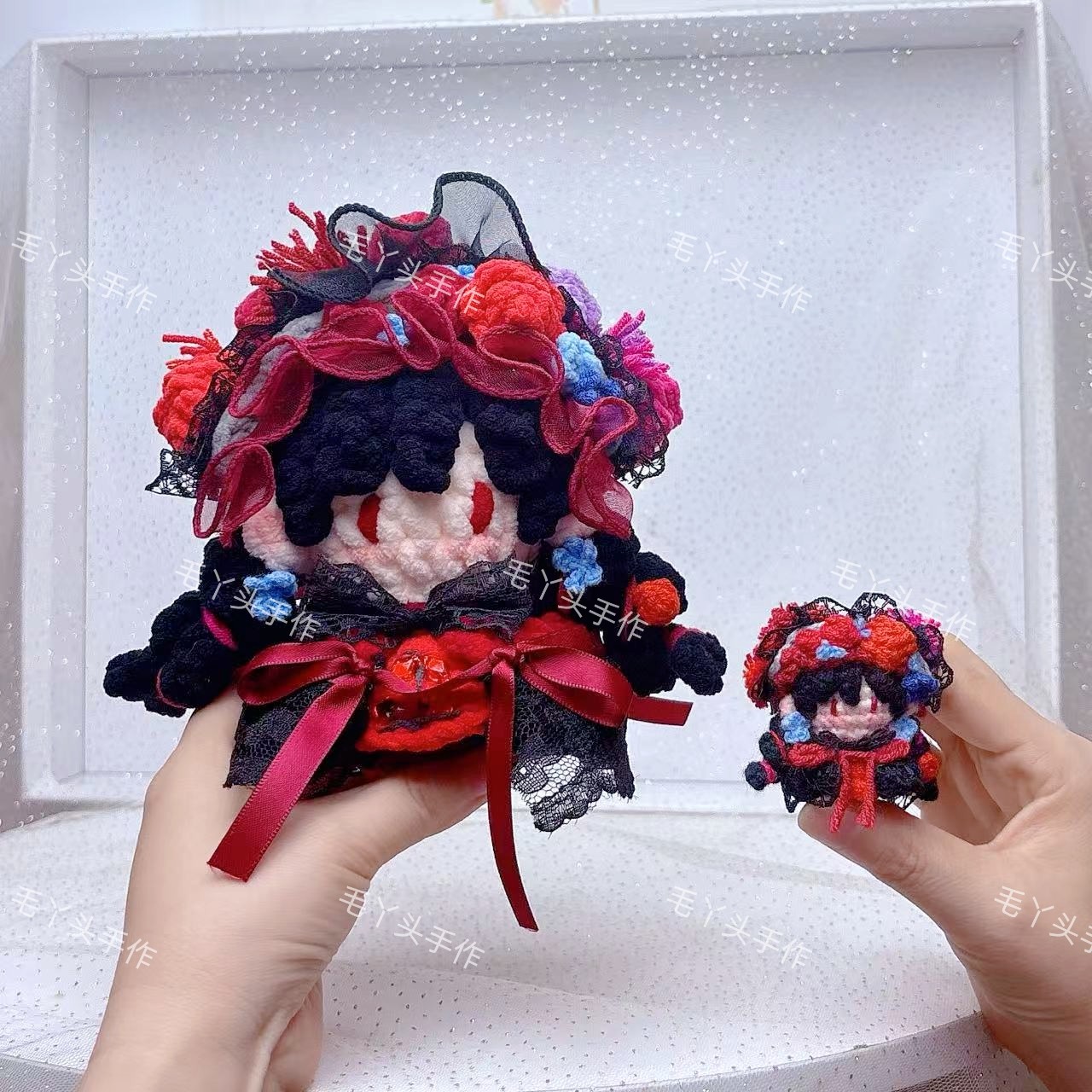 成品第五人格小女孩二限石榴碟小姐纯手工钩织毛线软糖玩偶挂件