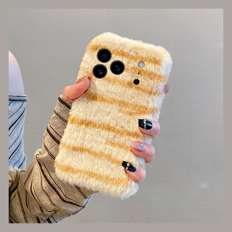 ins风线条豹纹适用苹果17promax手机壳华为pura80荣耀400pro小米15条纹vivos30毛绒opporeno14秋冬x300撞色软