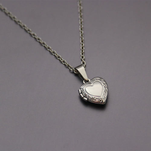 1pc Tiny Heart Photo Frame Pendant Necklace Love Heart Charm
