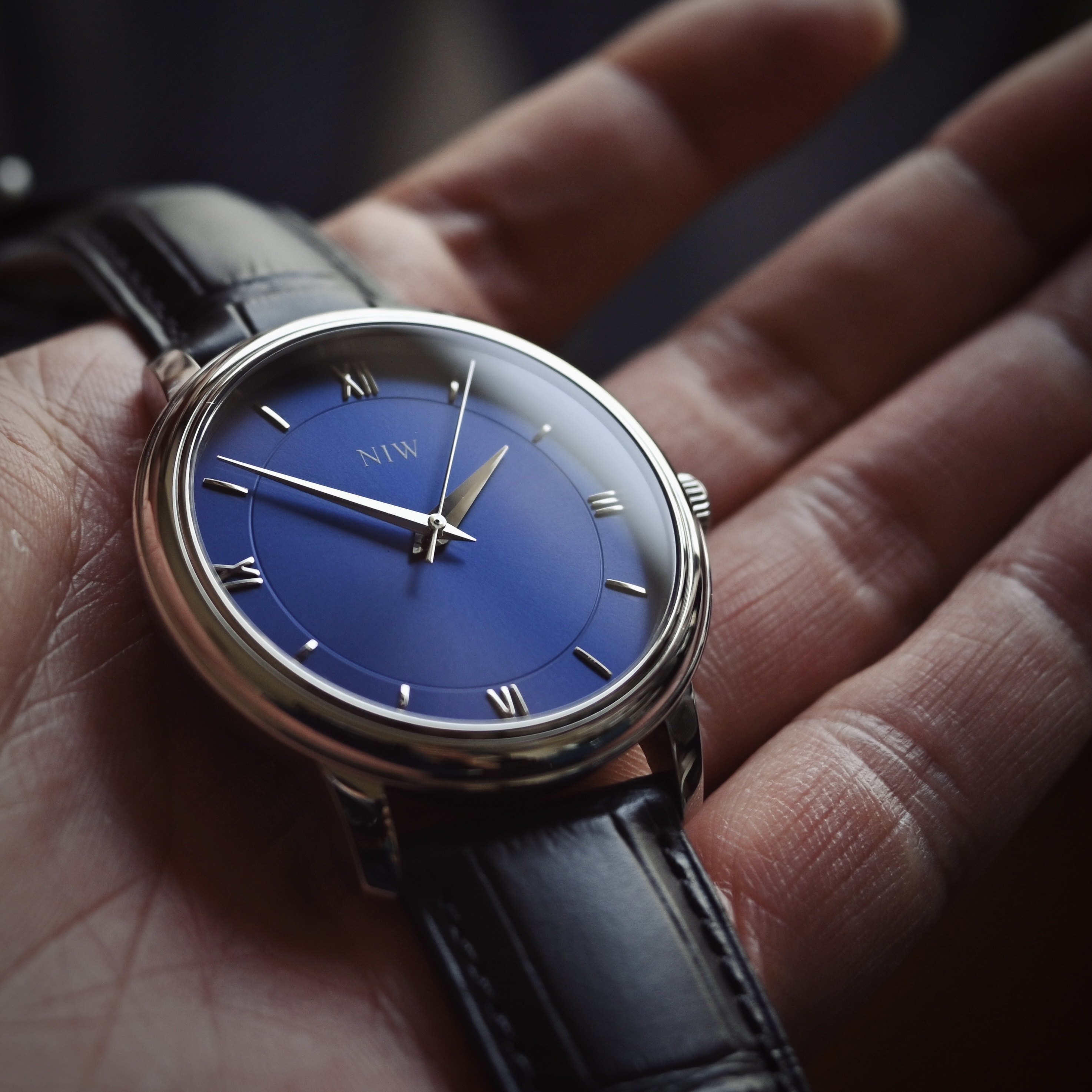 蓝宝石镜面日本扫秒石英机芯夜光商务钢带定制男士个性石英手表