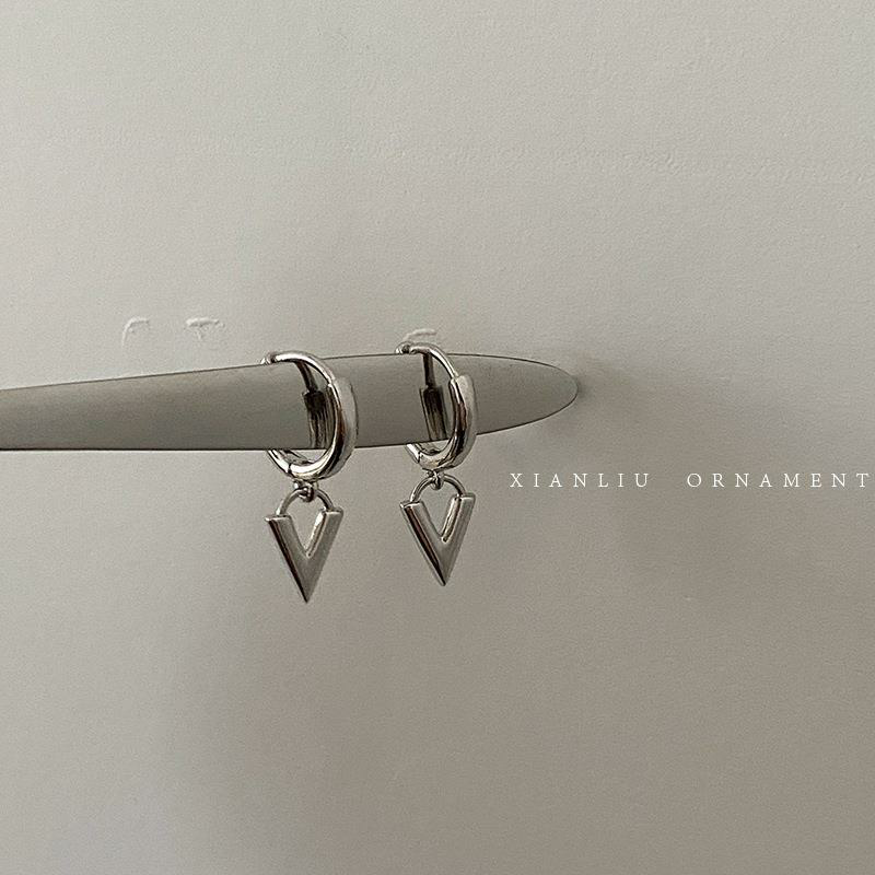 小众设计感高级耳钉小V耳坠耳圈