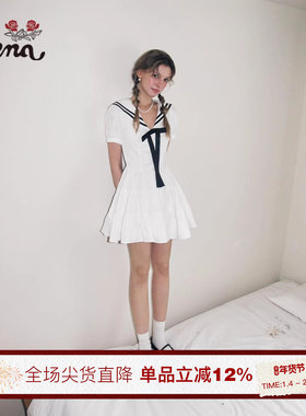 【芝芝海盐】Uena白色海军风v领蝴蝶结A字收腰抽褶蛋糕下摆连衣裙