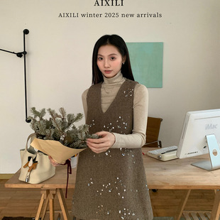 高级氛围感重工亮片毛呢背心裙爱西里冬季 复古V领百搭连衣裙 新款