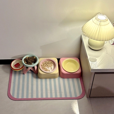 硅藻泥宠物餐垫防水吸水防滑猫猫狗狗专用吃饭垫子防漏新款高颜值