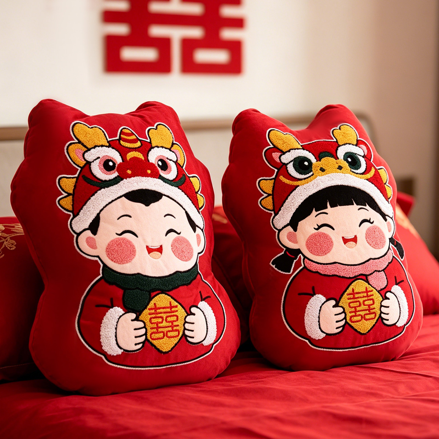 压床娃娃一对结婚新款高档婚礼红色喜字抱枕婚庆公仔可爱金童玉女