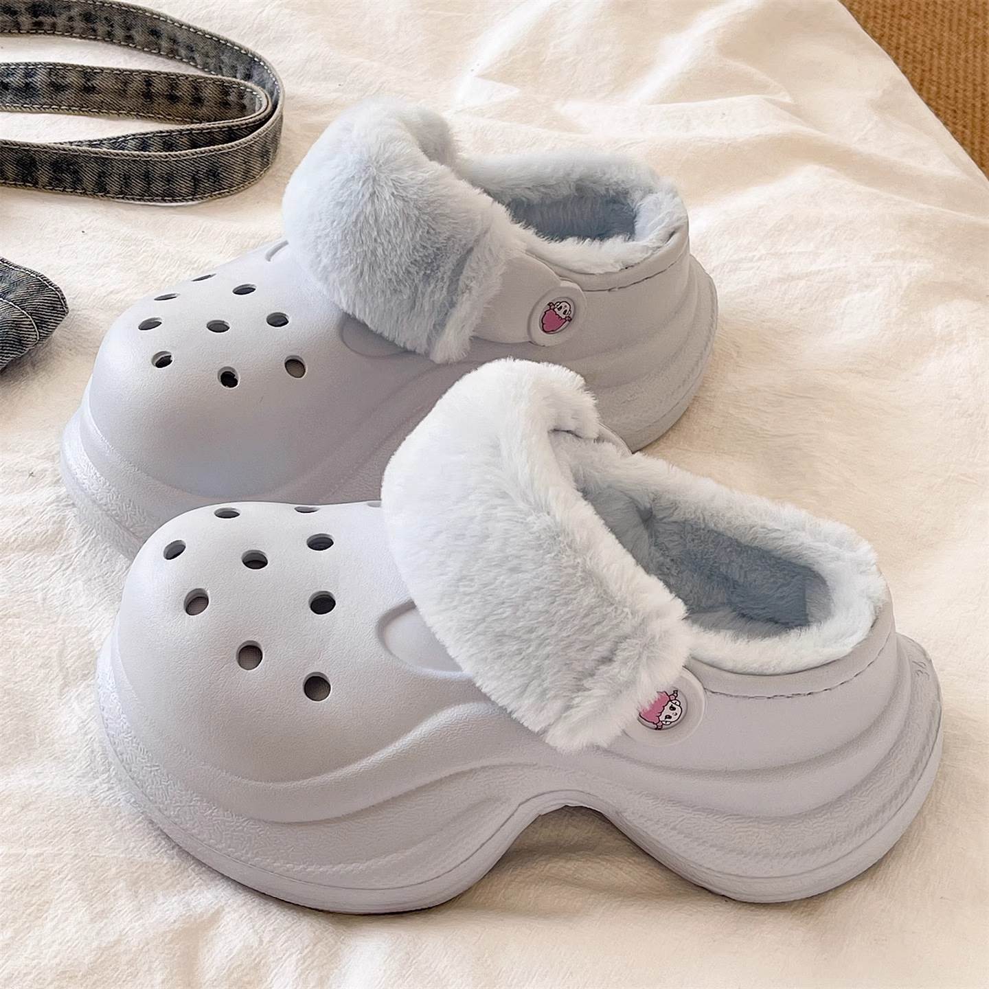 加绒洞洞鞋女冬季2025年新款室内外穿防滑包头厚底增高保暖棉拖鞋