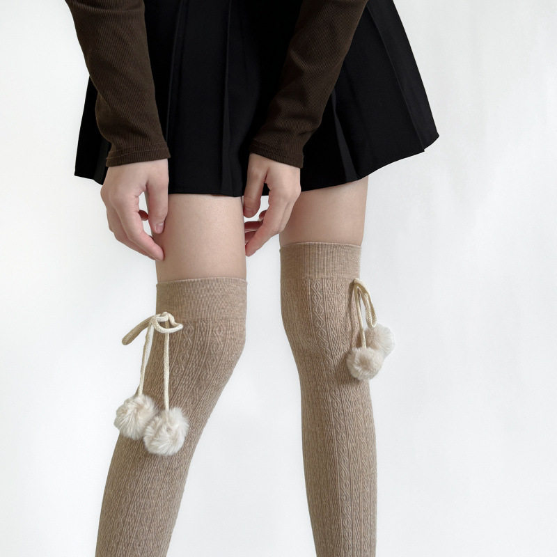 秋冬新品微压麻花过膝高筒袜日系可爱毛球长筒袜纯色甜美袜子春秋