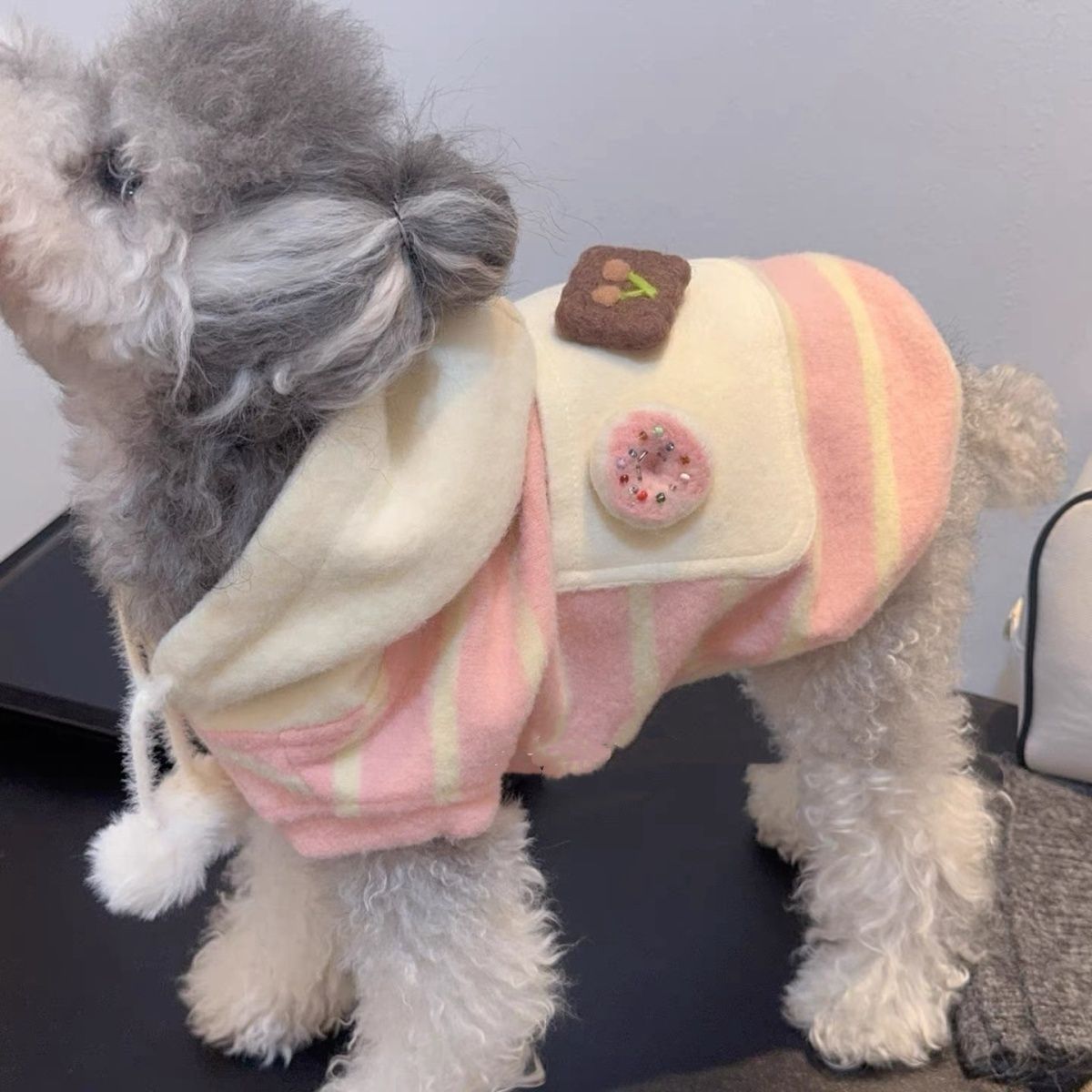 宠物秋冬保暖无袖卫衣狗狗可爱毛毡衣服马尔济斯雪纳瑞连帽卫衣