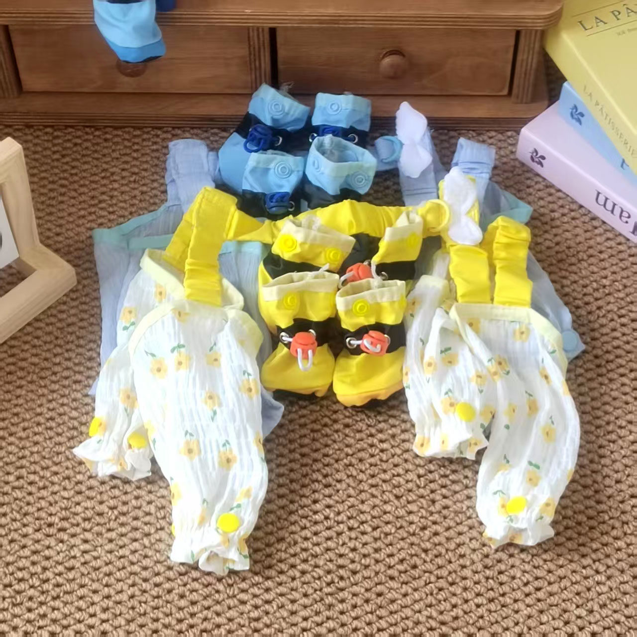 狗狗外出防脏防尿背带裤套中型小型犬泰迪连体裤脚套宠物连体鞋套