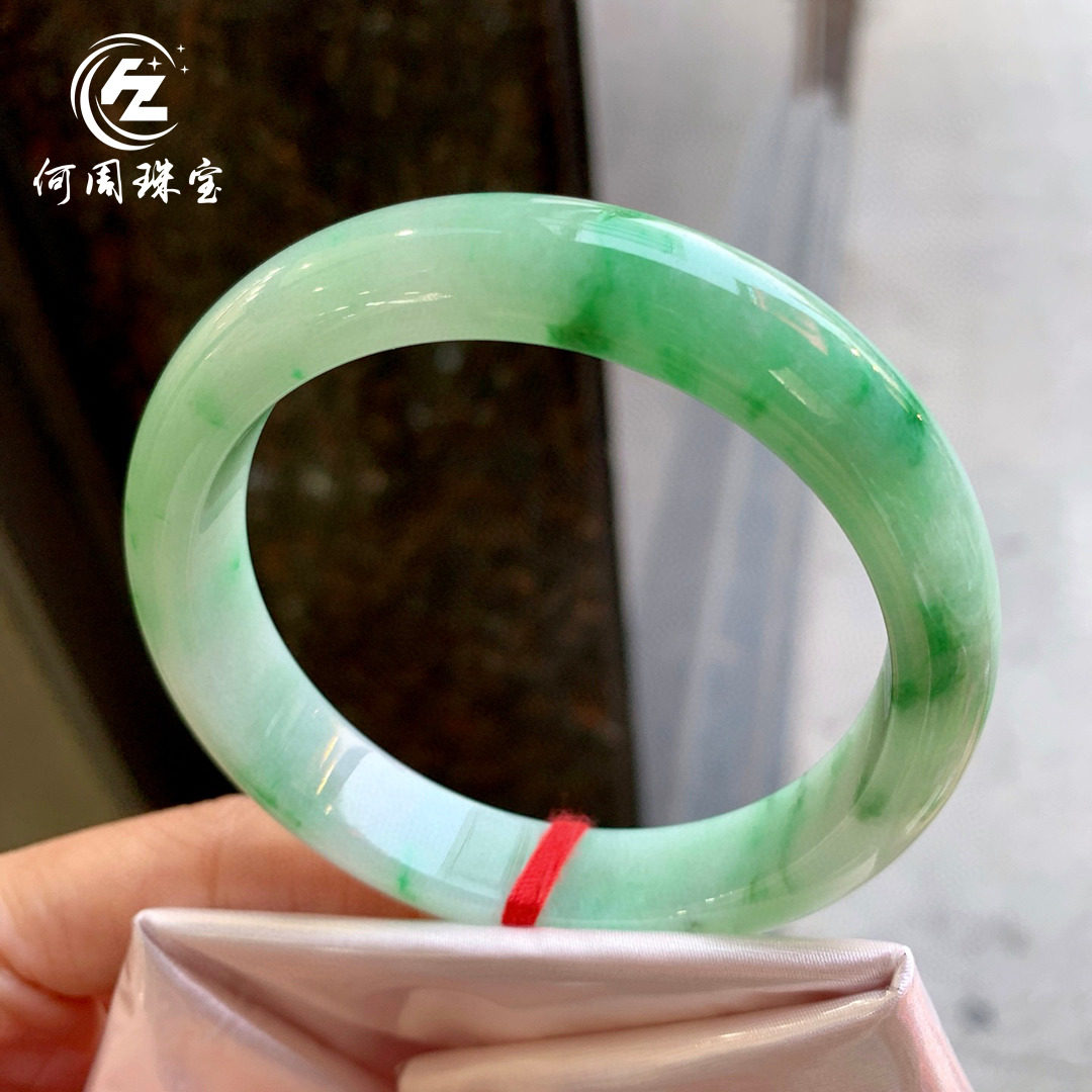 何周珠宝 缅甸天然A货玉石翡翠 老坑冰种飘绿正装手镯59-60圈口