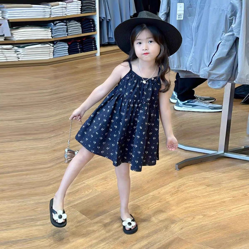 女童连衣裙夏季新款中小童藏蓝色碎花挂脖吊带裙女宝宝公主背心裙