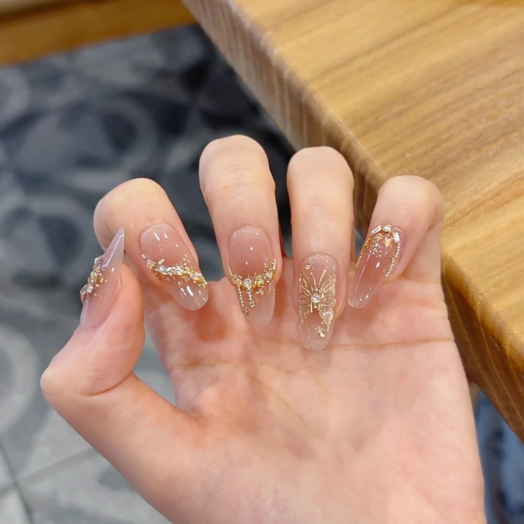 手工定制成品穿戴甲手工蝴蝶2025新款显白光疗假指甲贴片孕妇新娘