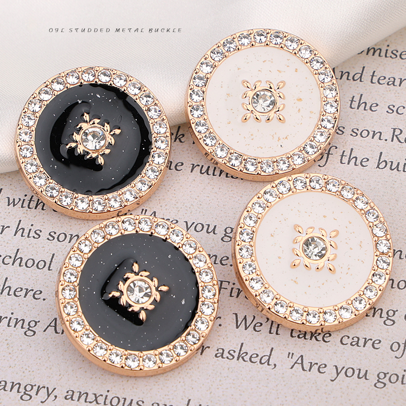 点油镶钻金属扣抛光打磨边角圆润