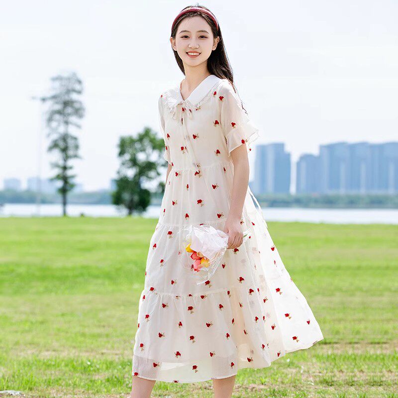 甜美复古波点连衣裙少女夏装2026新款初高中学生系腰带显瘦公主裙