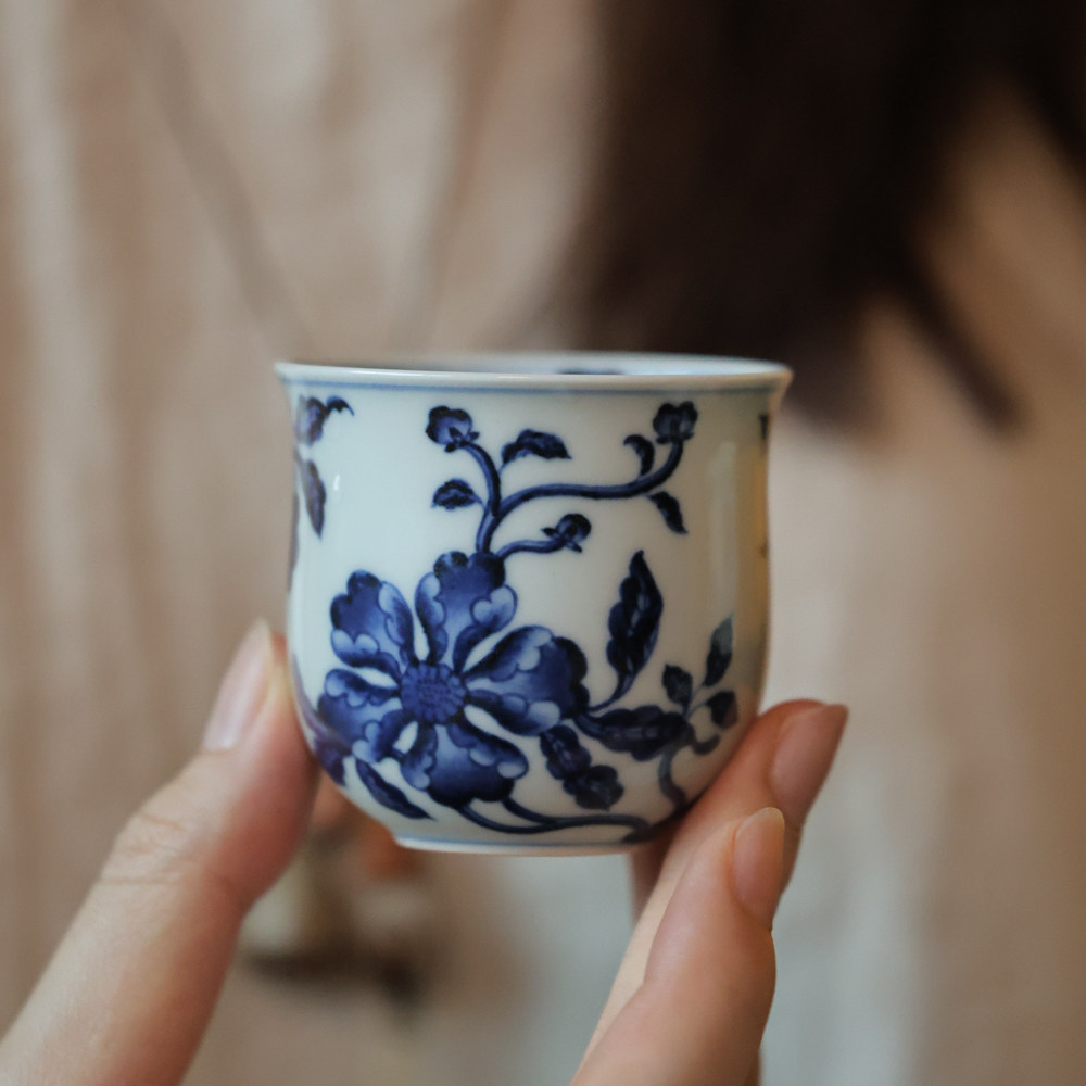 慢叩柴窑茶具青花蔷薇花杯主人杯