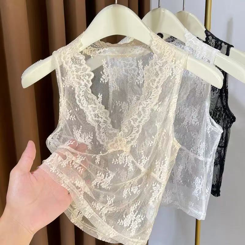 法式高级感气质打底衫女蕾丝内搭修身无袖短款背心v领网纱上衣