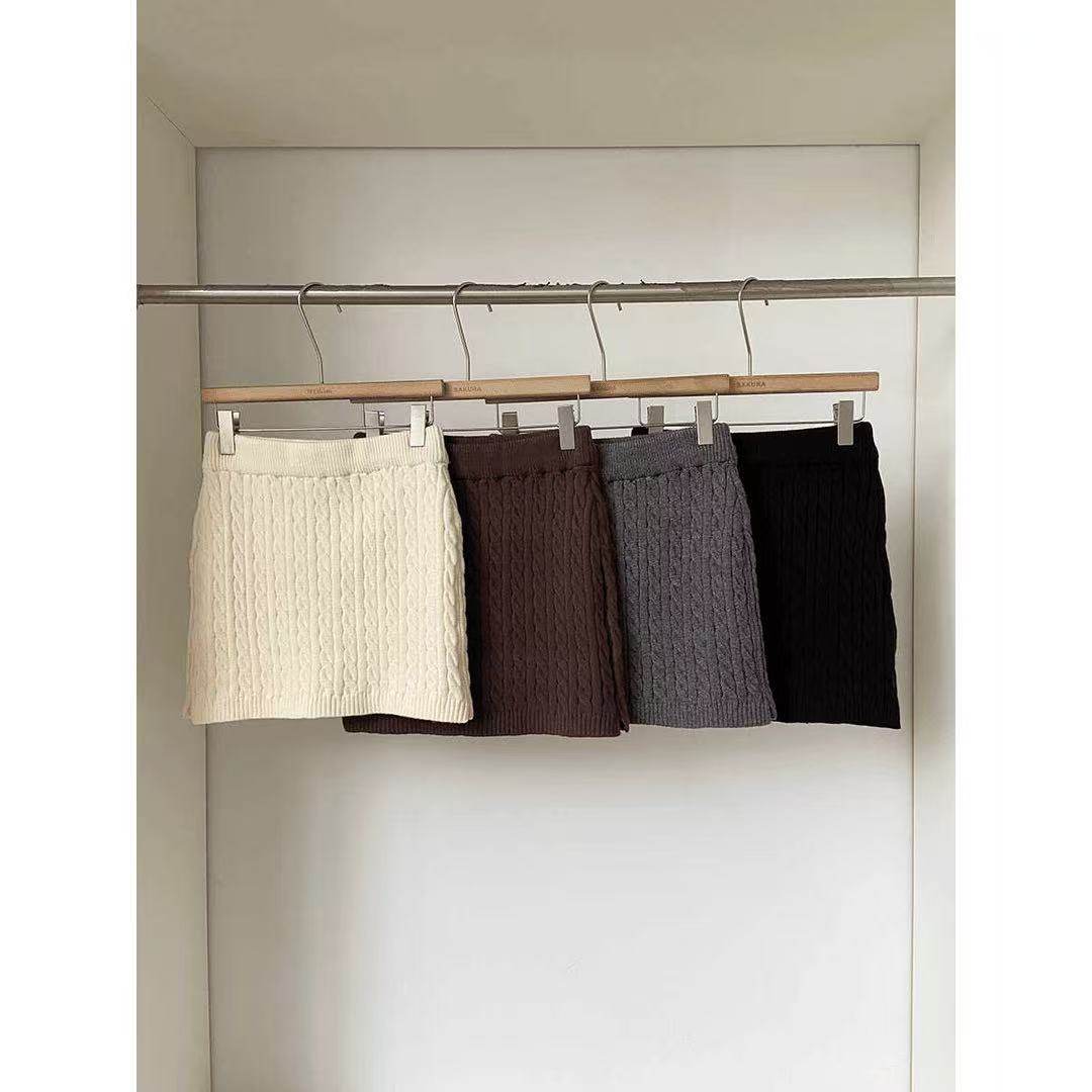 法式文艺复古设计感麻花针织短裙女秋冬季高腰显瘦a字包臀半身裙