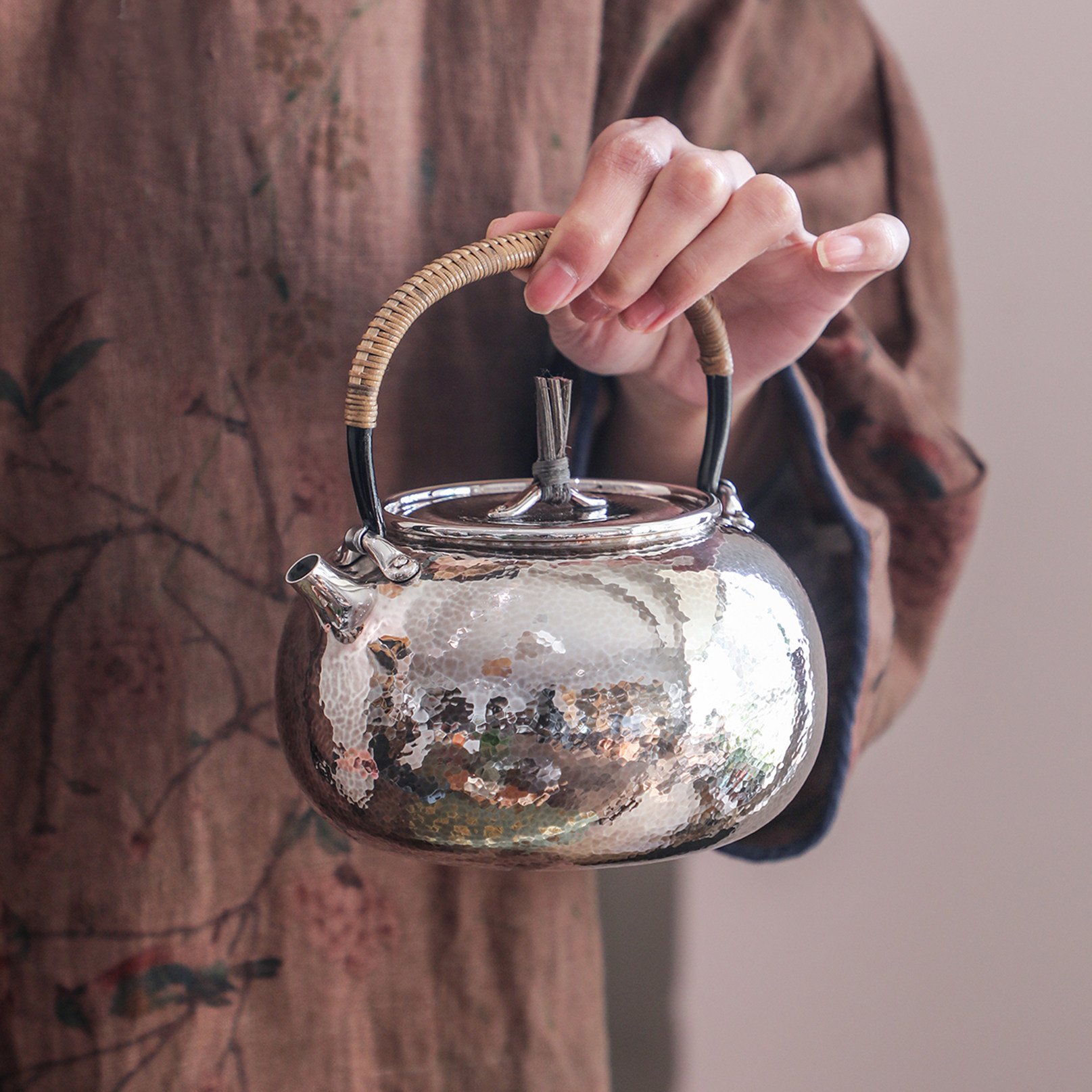 纯银时代 真锅静良烧水壶足银999纯手工捶打锤纹古拙760ml食品级