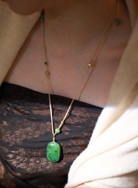 SUMOJEWEL《翠影》新中式轻奢翠绿乌兰海碧玉项链女吊坠百搭简约