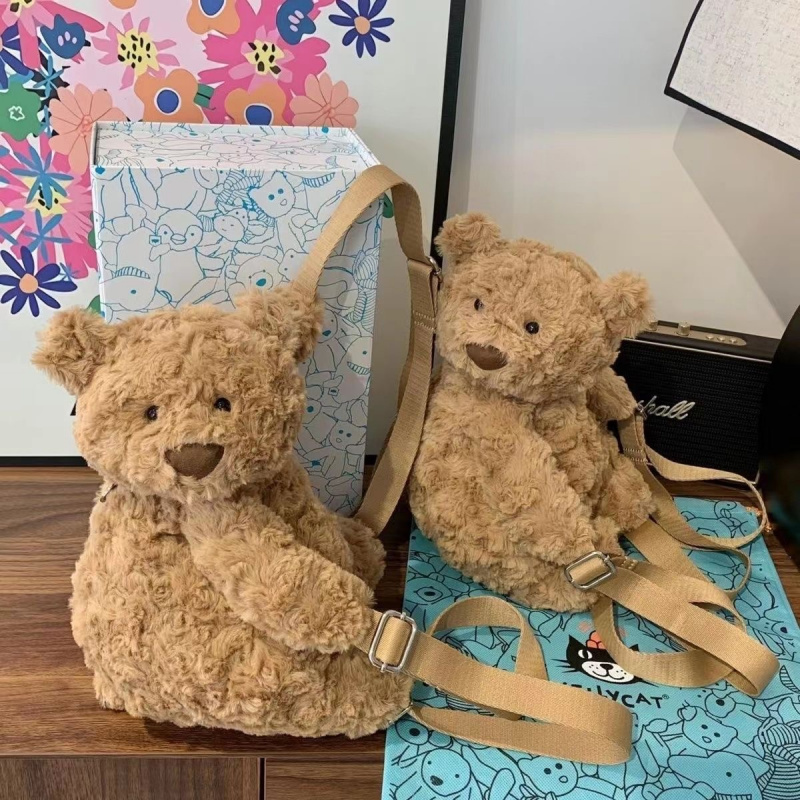 卡通可爱巴塞罗那熊双肩包女毛绒