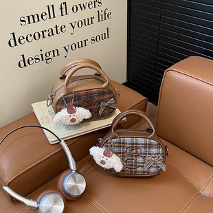 卡通可爱单肩斜挎包包女冬季新款格子迷你手提包时尚亲子儿童包