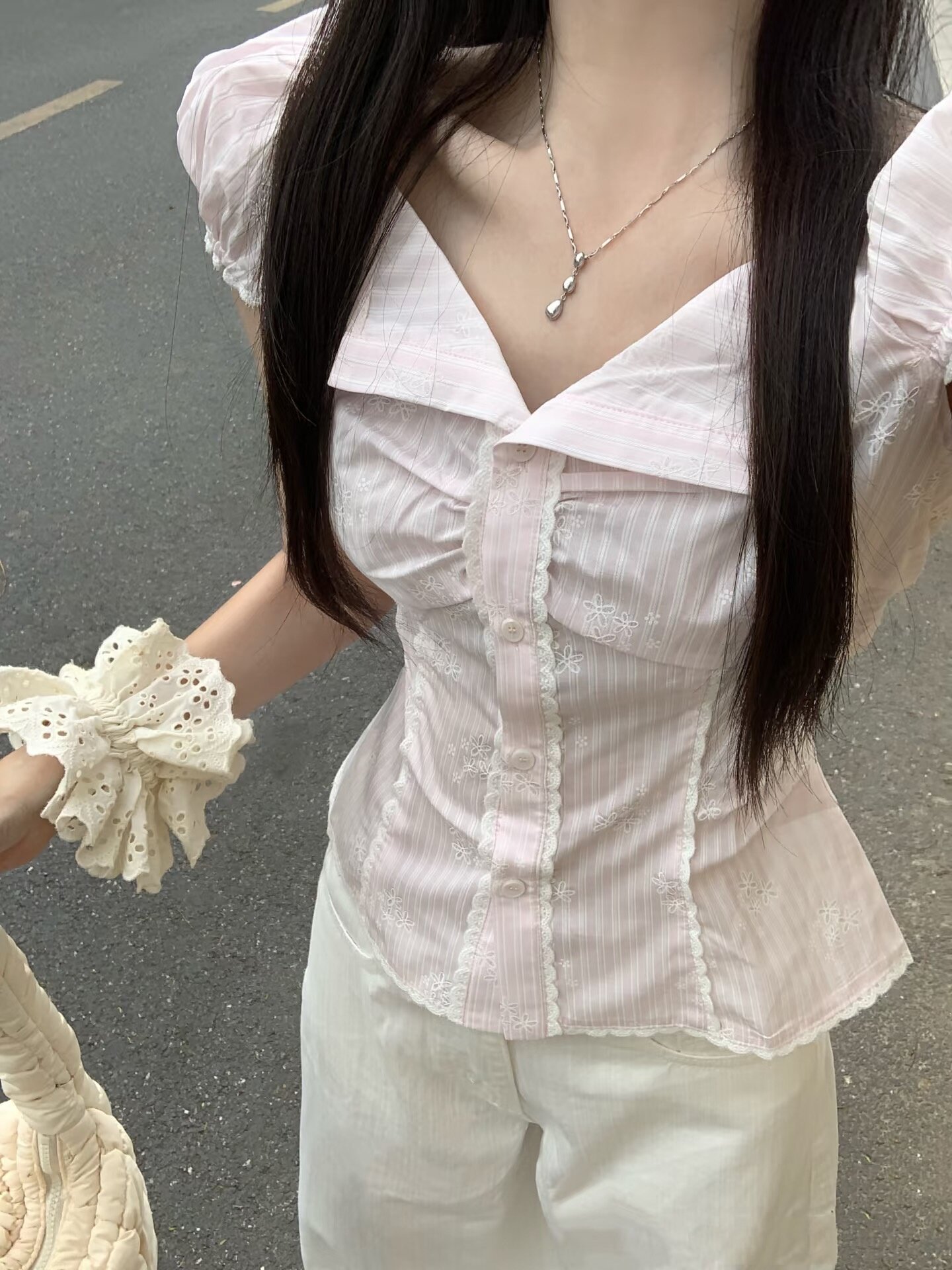 thumbnail for In stock and authentic: This lace lace plaid short-sleeve shirt looks great in summer, waist-tightening and slimming puff sleeve shirt