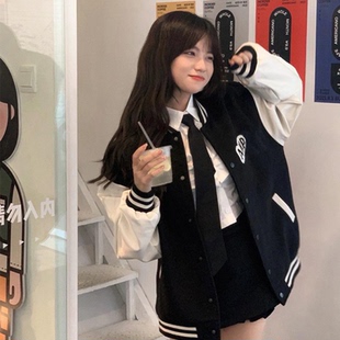 初春外套女加厚通勤新款立领单排扣宽松字母夹克短款拼接棒球服潮