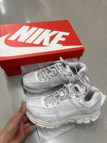 Nike Zoom Vomero 5 舒适时尚 迈柔低帮休闲训练跑步鞋FQ7079-100