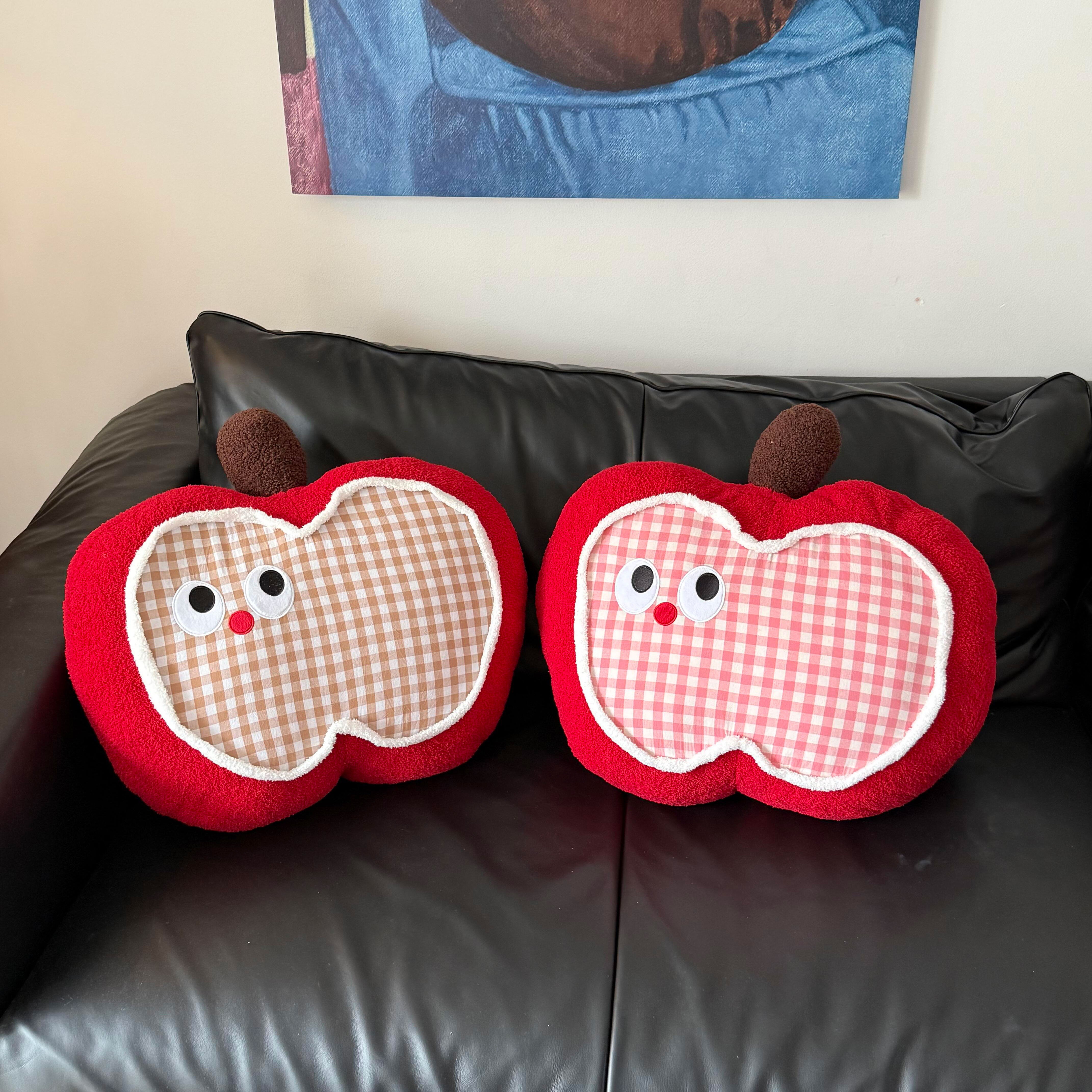 来！路过的一人可以啃一口！抱枕