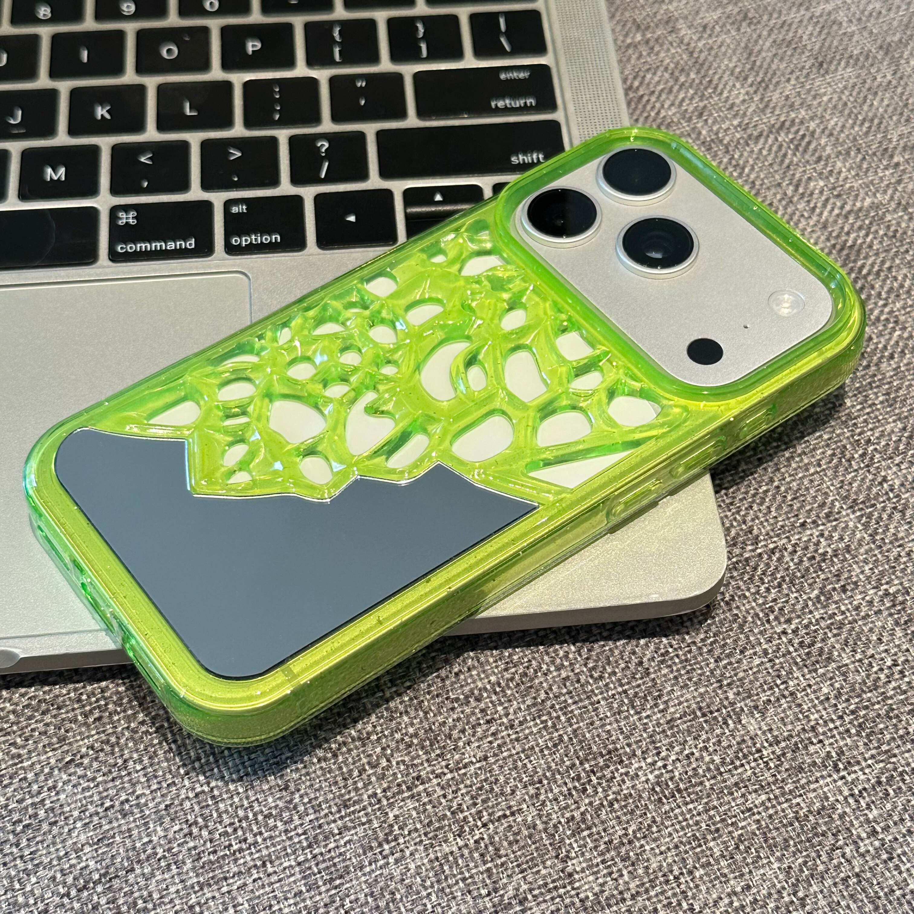 镂空细闪散热自带化妆镜适用iPhone17/16promax手机壳14新款15ProMax轻奢高级13网红12女款11全包14plus创意