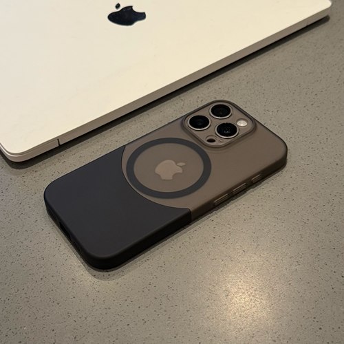 苹果新款上下插拼磨砂磁吸手机壳