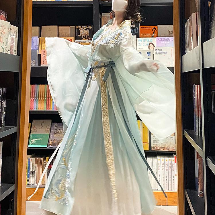 原创改良女汉服齐腰白山茶牡丹