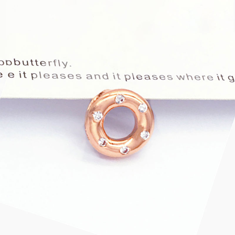 俄罗斯585紫金镶钻甜甜圈吊坠镀14K玫瑰金时尚百搭圆形锁骨链女款