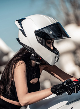 gsb361gt头盔女士白色摩托车全盔男大尾翼复古巡航机车冬季头盔