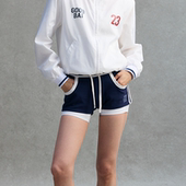 logo编号撞色织带抽绳包臀微弹短裤 GOODBAI