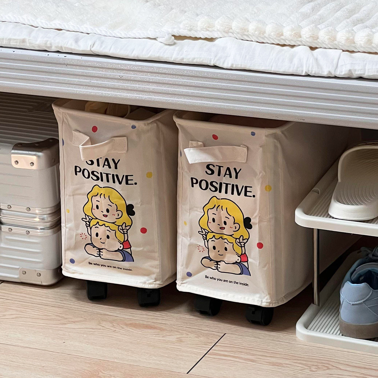 宿舍床底收纳箱带滑轮放床下大容量学生开学衣服杂物置物架可移动