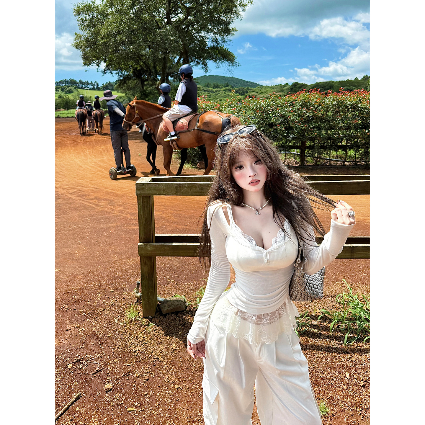 纯欲蕾丝吊带天丝羊毛罩衫两件套