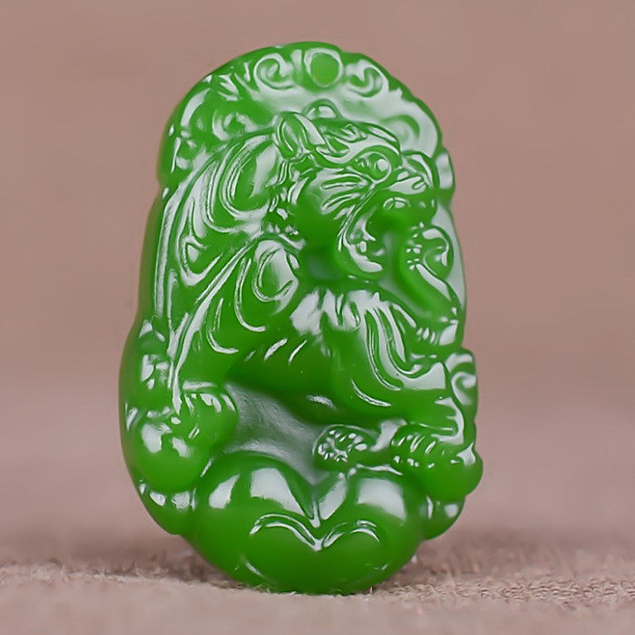 天然和田玉碧玉生肖玉坠