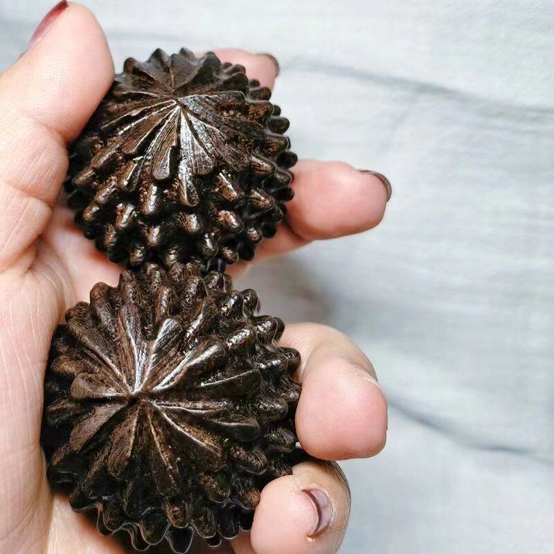 沉香木实心健身球榴莲纹