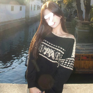复古宽松羊毛软糯亲肤圆领毛衣女 黑色费尔岛露肩上衣2025早秋新款
