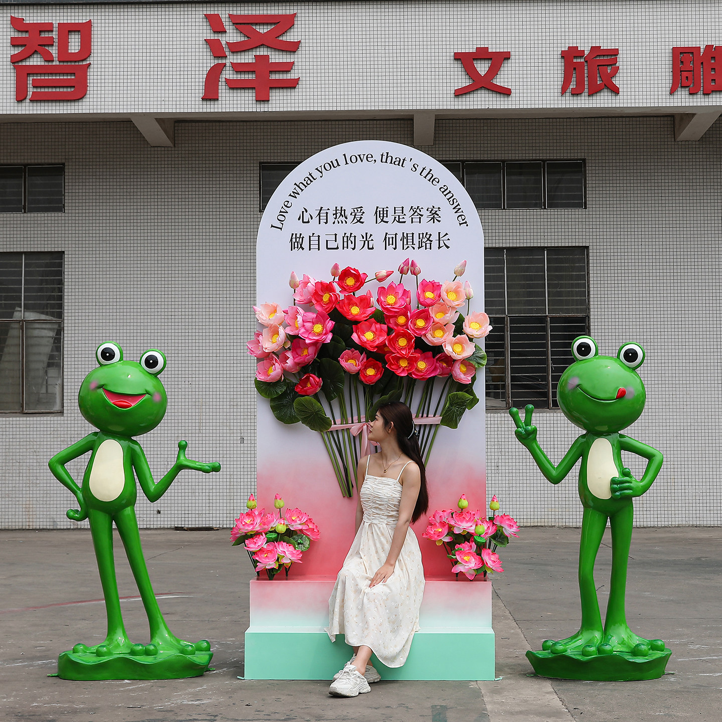 玻璃钢户外花仙子造型情人节主题玫瑰花装饰小品商场中庭装饰摆件