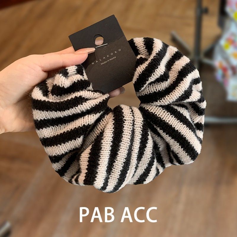 韩国东大门黑白针织撞色条纹肥肠圈秋冬温柔简约毛线扎发头绳发圈