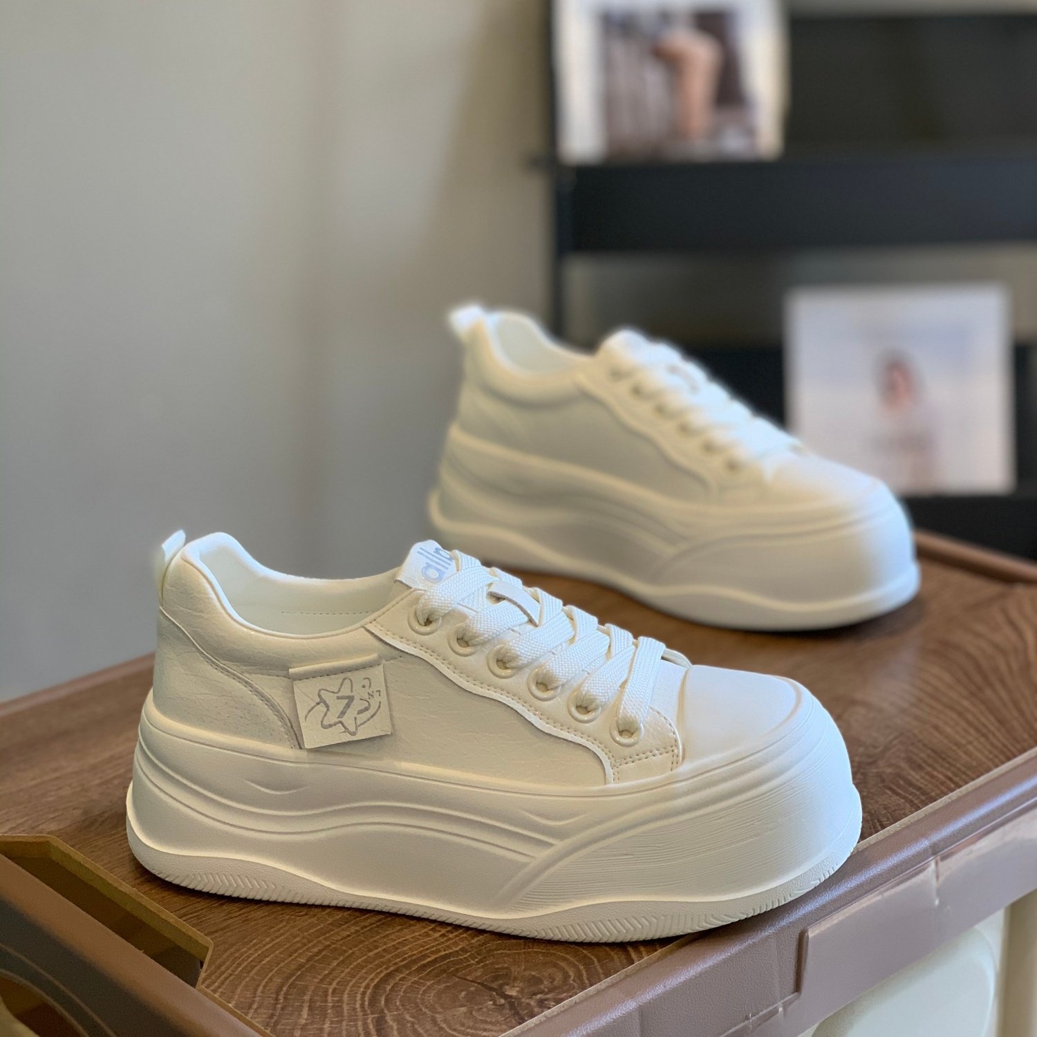 韩版轻便松糕厚底小白鞋女2026春季新款百搭舒适学院风休闲板鞋,女鞋,时尚休闲鞋,淘宝优惠券,粉丝福利购,淘宝优惠卷