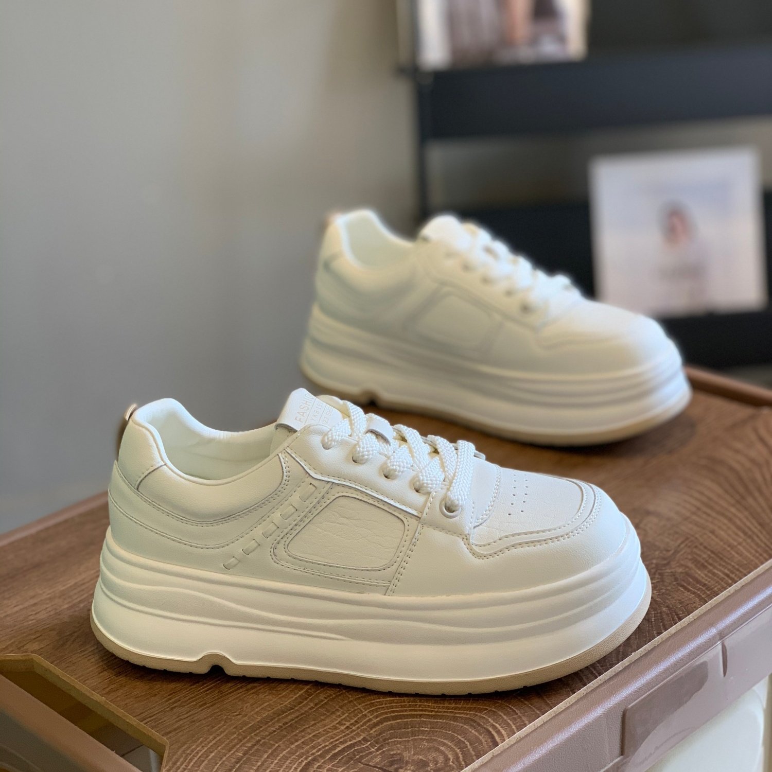 2026春季新款百搭小个子厚底增高显腿长板鞋女简约舒适系带小白鞋,女鞋,时尚休闲鞋,淘宝优惠券,粉丝福利购,淘宝优惠卷