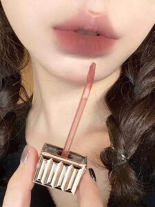 高级低饱和灰粉~唇霜口红唇釉女不沾杯学生素颜显白平价品牌
