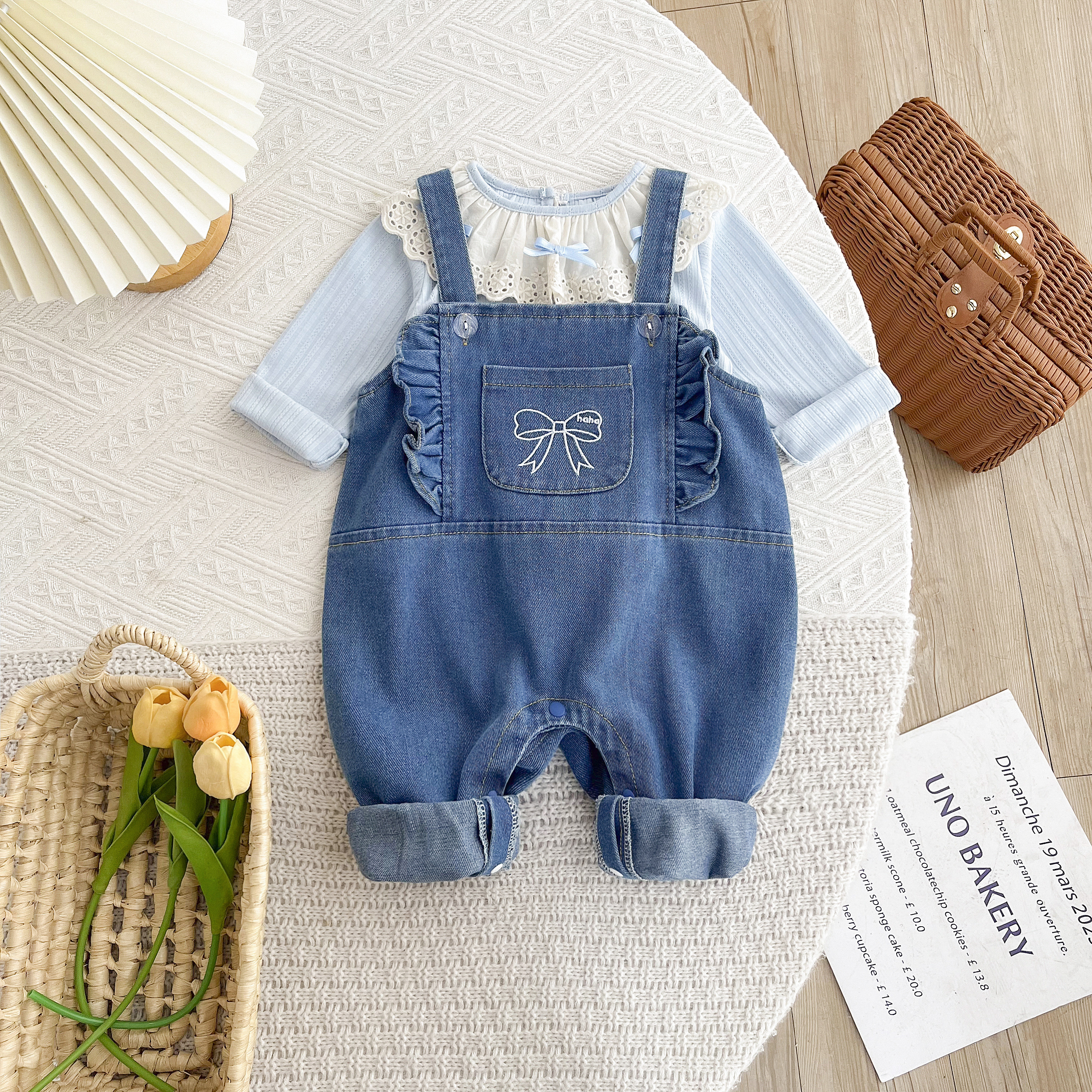 小月龄宝宝春秋连体衣牛仔背带裤套装婴儿秋天衣服外出秋装两件套