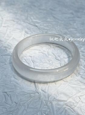 天然巴西冰糯种白月光玛瑙手镯女款荔枝冻白色冰透镯子